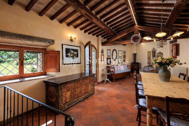 Country house for sale in Via Cornaletto, Corciano, Umbria