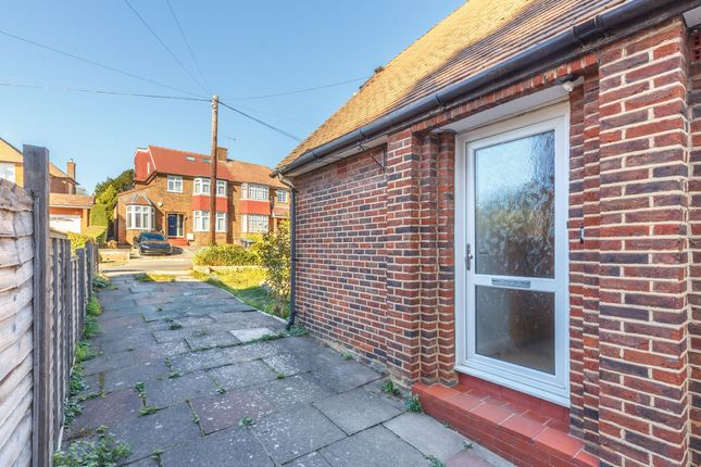 30 Greystoke Gardens, Oakwood photo 2