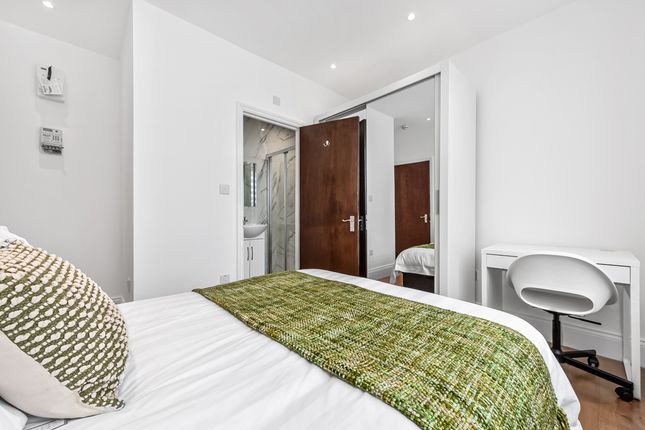 Room 2, 212, Eastern Avenue, Ilford photo 2