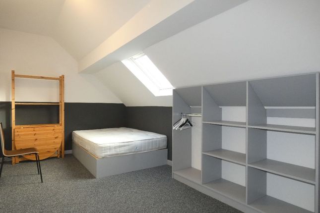 Room to rent in Flat 6, Jasper Street, Hanley, Stoke-On-Trent, Staffordshire