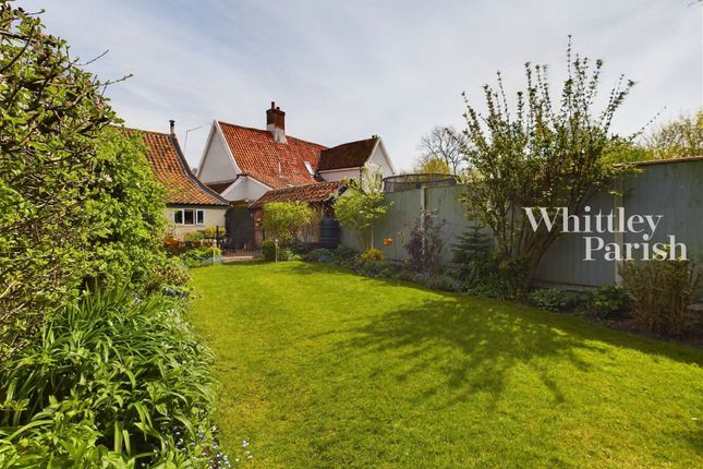 Cottage for sale in Old Street, Newton Flotman, Norwich