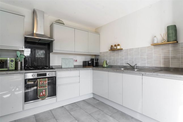 18, Nethercroy Road, Kilsyth photo 3