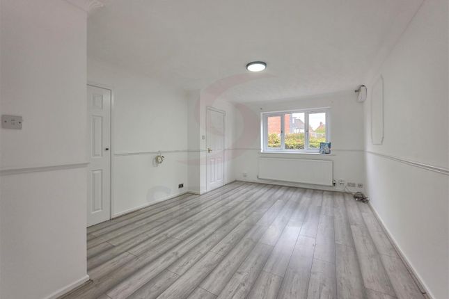 43, Trefoil Close, Leicester photo 4