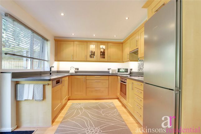 10, Forsyth Place, Middlesex photo 4