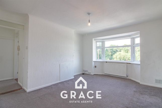 26, Lovetofts Drive, Ipswich photo 4