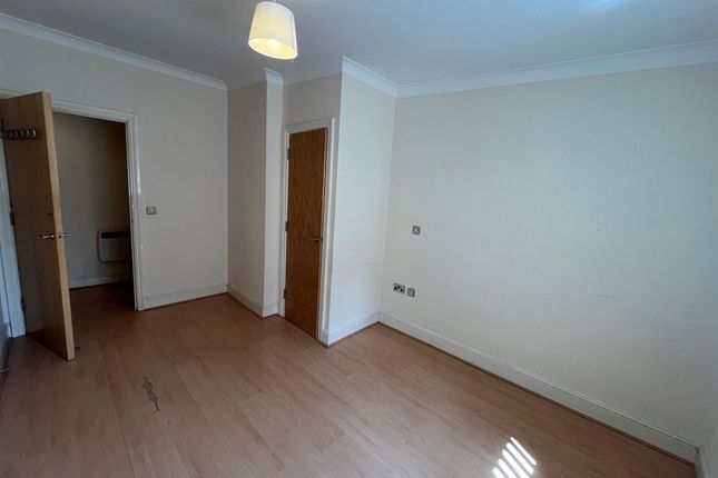Apartment 303, 2, Townsend Way, BIRMINGHAM photo 2