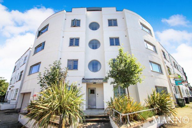 Flat to rent in 111 Catford Hill, London