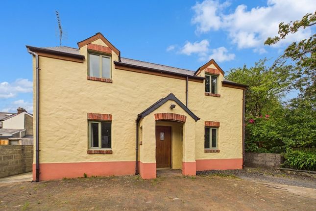 10 Maes Yr Afon, Goodwick photo 2