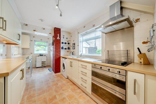 15, Meadow Drive, Sheffield photo 3