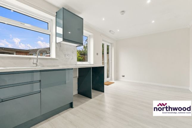 Uplands Drive, Chelmsford photo 3