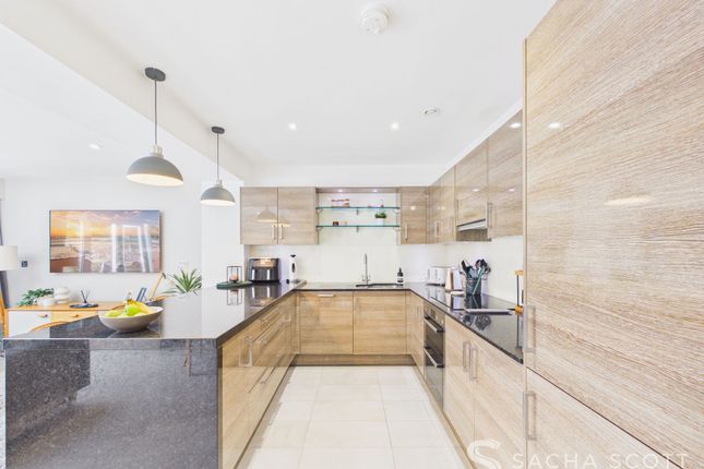 12 Kingswood Park Bonsor Drive, Tadworth photo 3