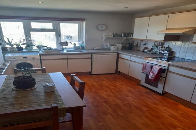29b, Station Road, Liphook photo 4