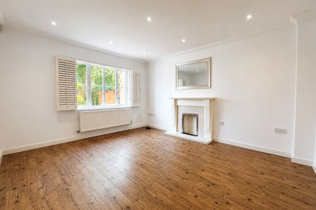 25 Windley Tye, Chelmsford photo 3