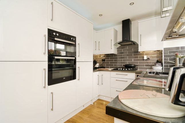 38, Melford Drive, Doncaster photo 3