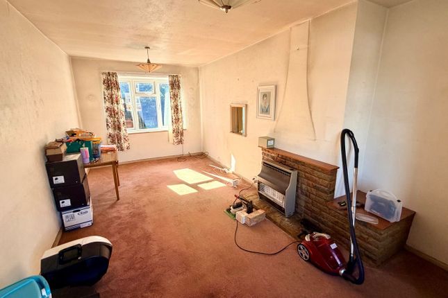391, Wood End Road, Wolverhampton photo 2
