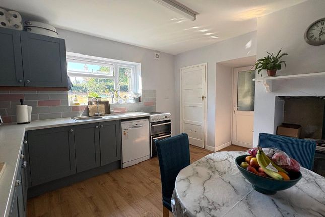 6, Walshams, Honiton photo 2