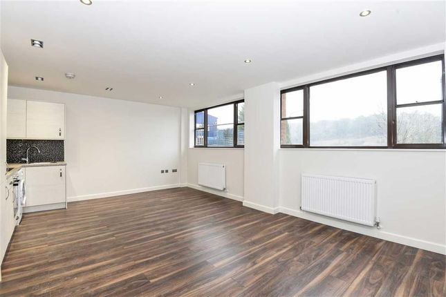 Flat 1, Kotecha Heights, Sands Industrial Estate, High Wycombe photo 3