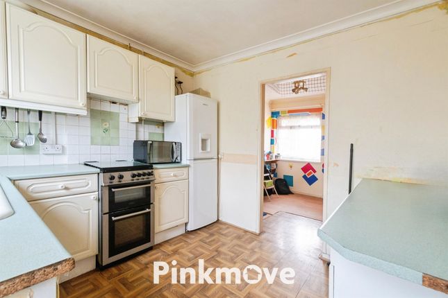 28, Hood Road, Newport photo 4
