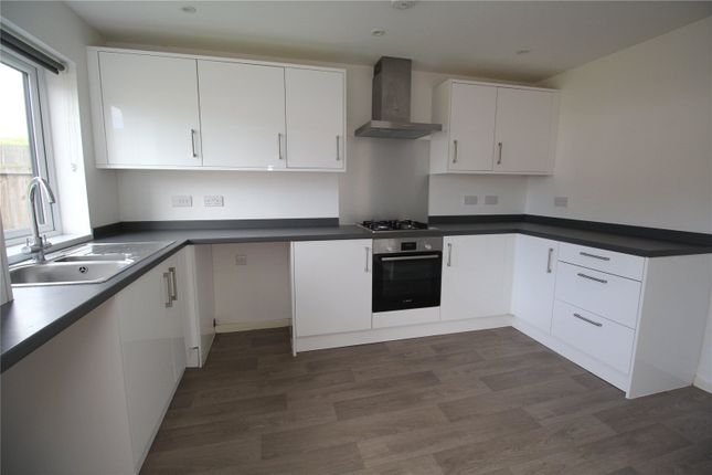 130, St. Lucia Park, Bordon photo 3