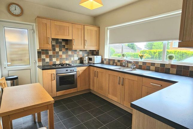 44, Wildacres, Stourbridge photo 3