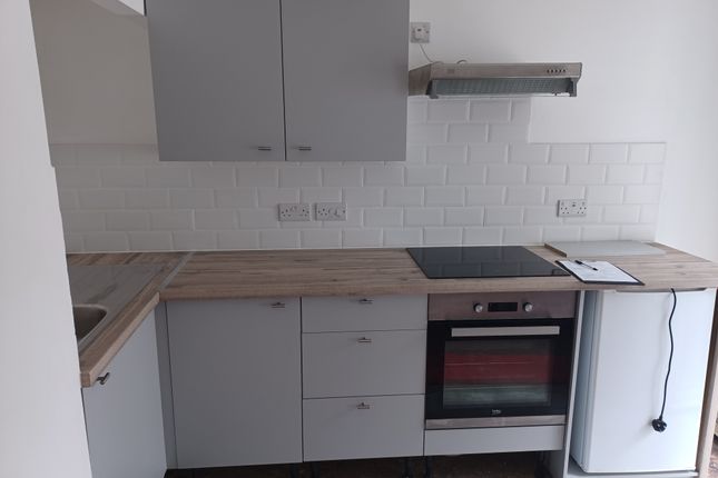 Lower Ground Floor Flat 6, Wesley Place, St Ives photo 3