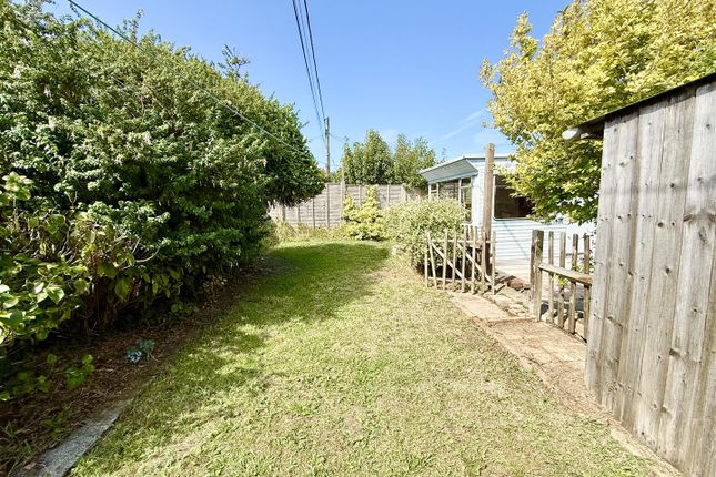 26 Sunset Walk, Bush Estate, Norwich photo 4
