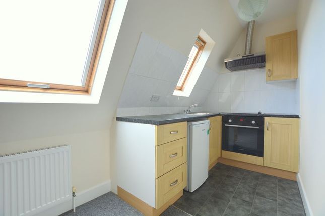 433c, Uxbridge Road, Hatch End photo 3