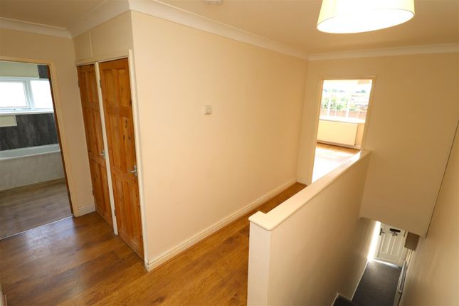 Flat Above 67, Wiclif Way, Nuneaton photo 4
