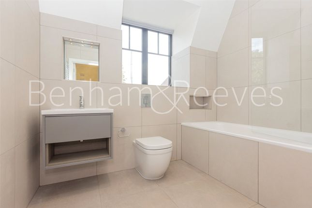 Carlyle Road, Ealing photo 4