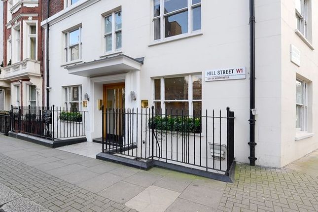 Studio to rent in Hill Street, London
