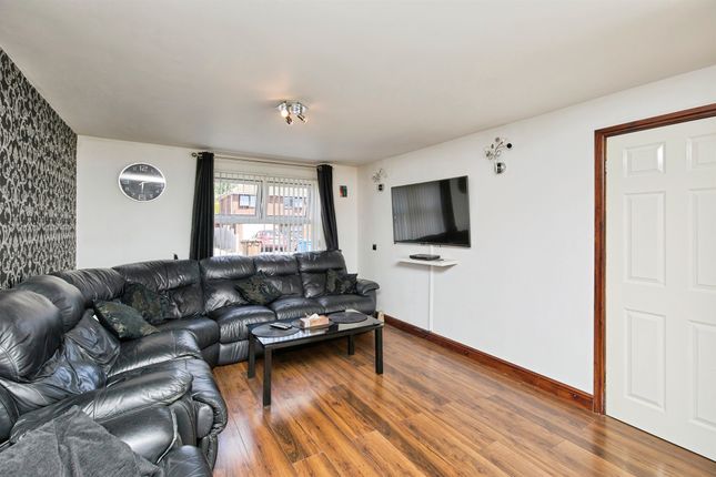 1, Myers Close, Derby photo 3