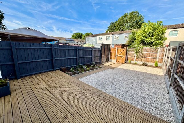 44, South Ockendon photo 3