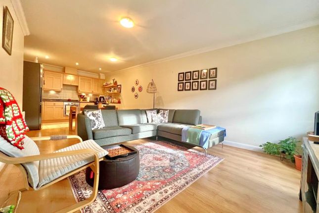 Holly Lodge, Woking photo 3