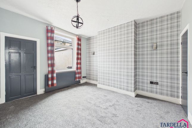 14 Holmsley Street, Burnley photo 3