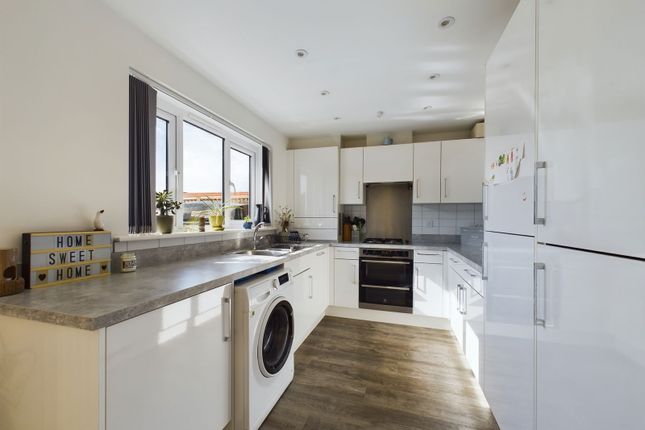 32, Rhodes Way, Billingshurst photo 4