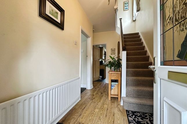 58, Wychbury Road, Finchfield, Wolverhampton photo 3