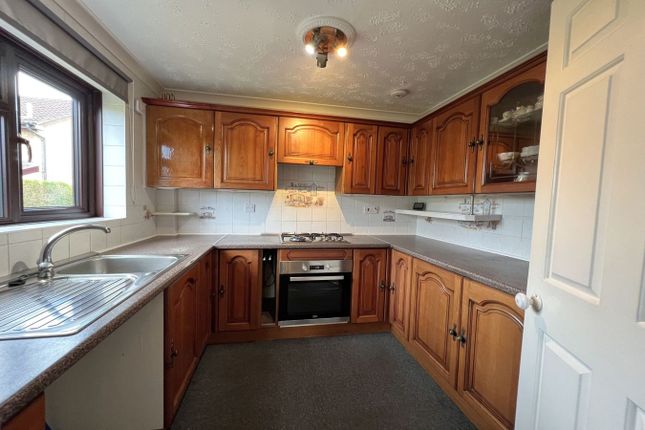 24, The Newlands, Abergavenny photo 4