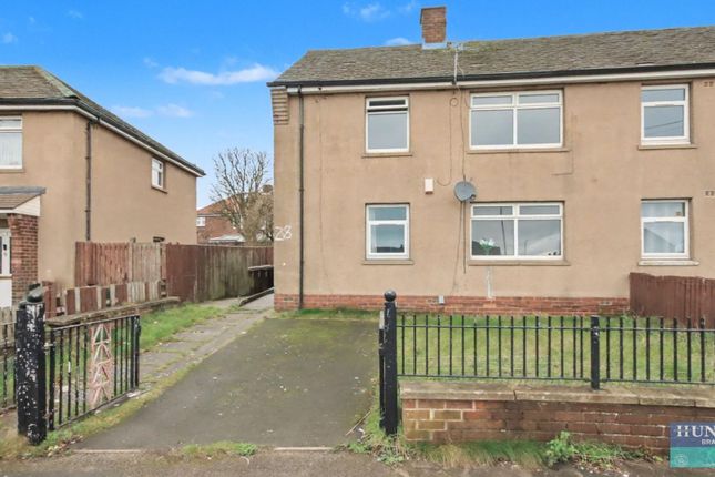 1-bed flat on 26, Crossdale Avenue, Bradford, £40,000