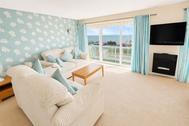 Flat 6, West Point, 14, Marine Parade West, Lee-On-The-Solent photo 4