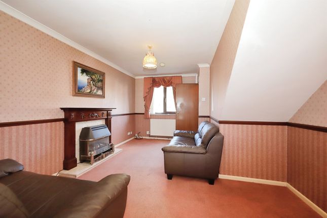 Semi-detached house for sale in Chatsworth Close, Willenhall