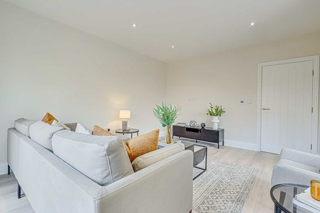 Flat Plot 43 The Grange, 250, London Road, Rayleigh photo 4