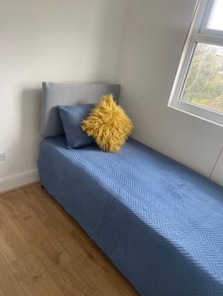 Room 3 274, Nelson Road, Whitton photo 5