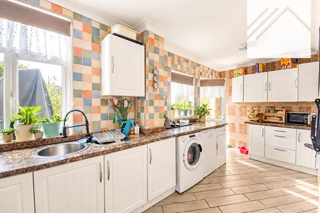 3 Oxford Avenue, Grays photo 4