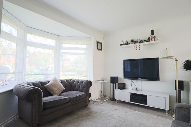 7, Welland Avenue, Essex photo 2