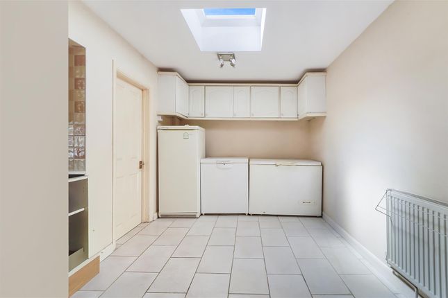 58, Ferndale Road, Banstead photo 4