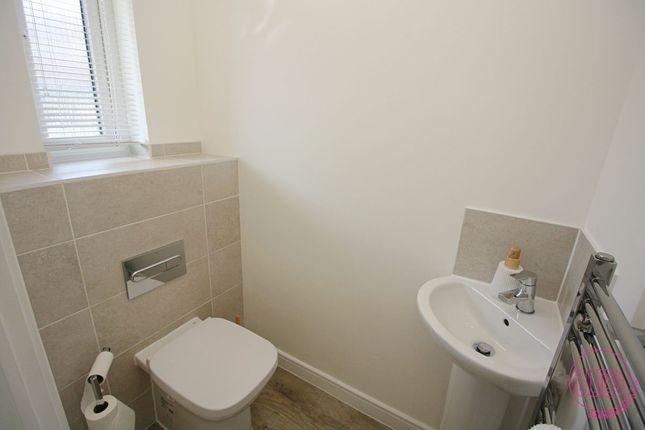 7 Yarrow Grove, Newcastle upon Tyne photo 4