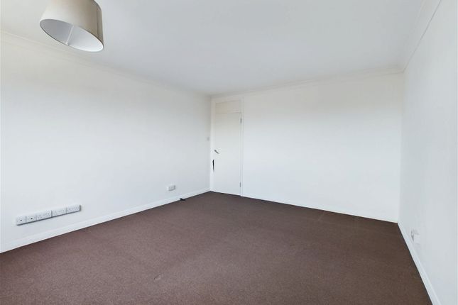 Flat for sale in Manor Lea Boundary Road, Worthing