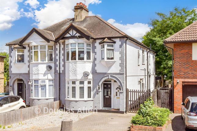3-bed flat on 1A, Compton Avenue, Romford, £320,000