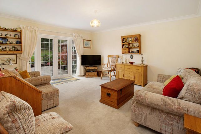 1 Caroline Lodge, Luscombe Hill, Dawlish photo 2