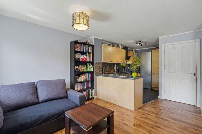 32 Meadow Lane, Newmarket photo 3